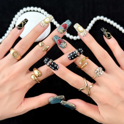 Alternative view of Gothic Treasure