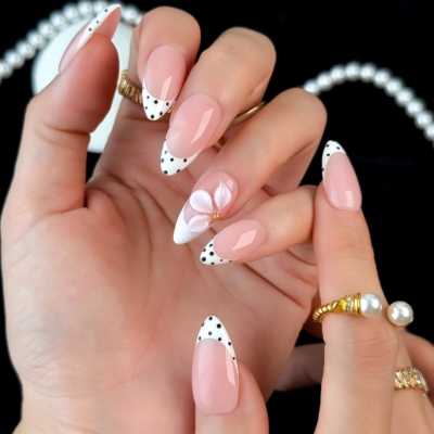 Alternative view of Polka Petal